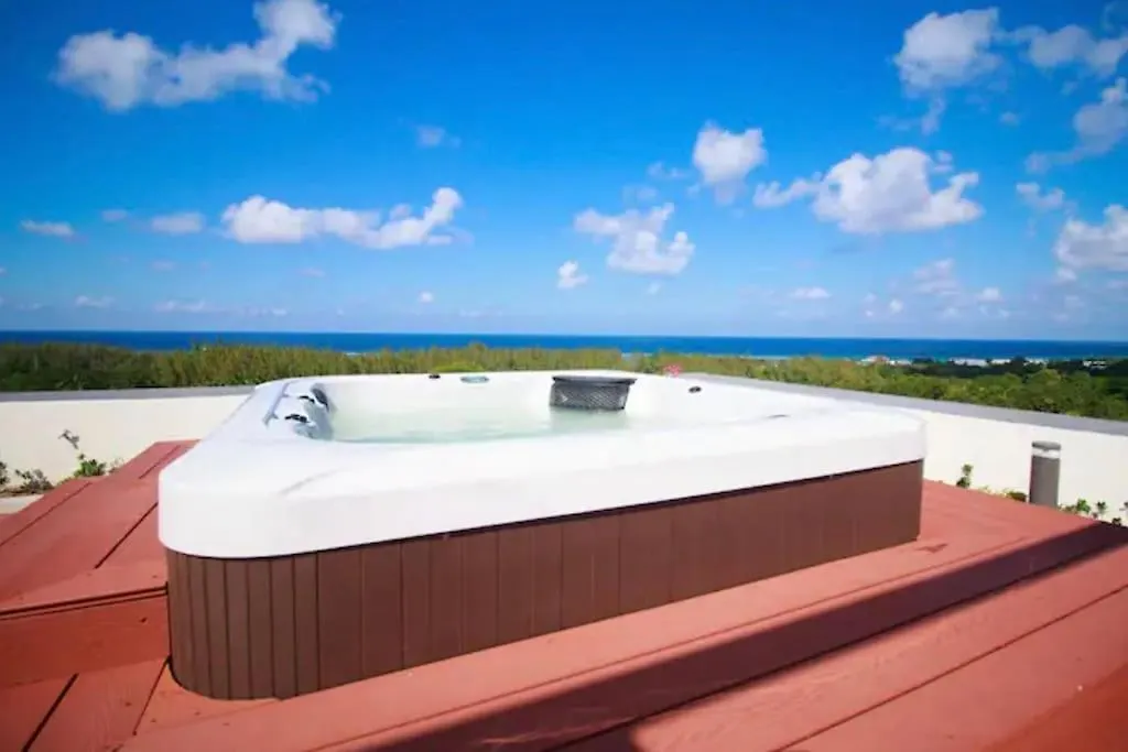Dream 36 @ Montego Bay Apartment